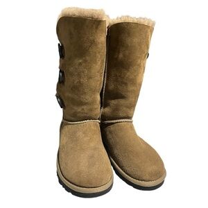 UGG Bailey Button Triplet II Brown Boots Size 5